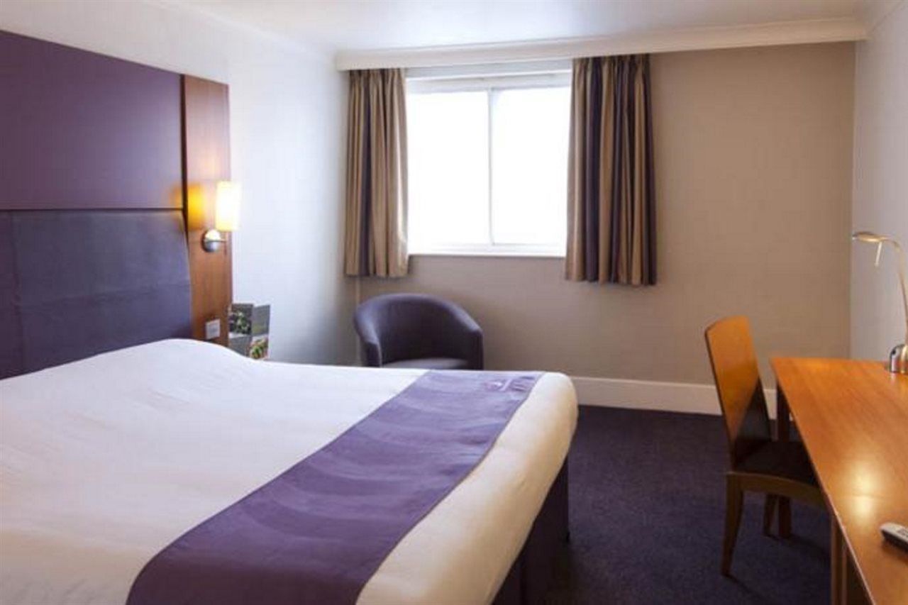 Premier Inn South Mimms/Potters Bar ภายนอก รูปภาพ