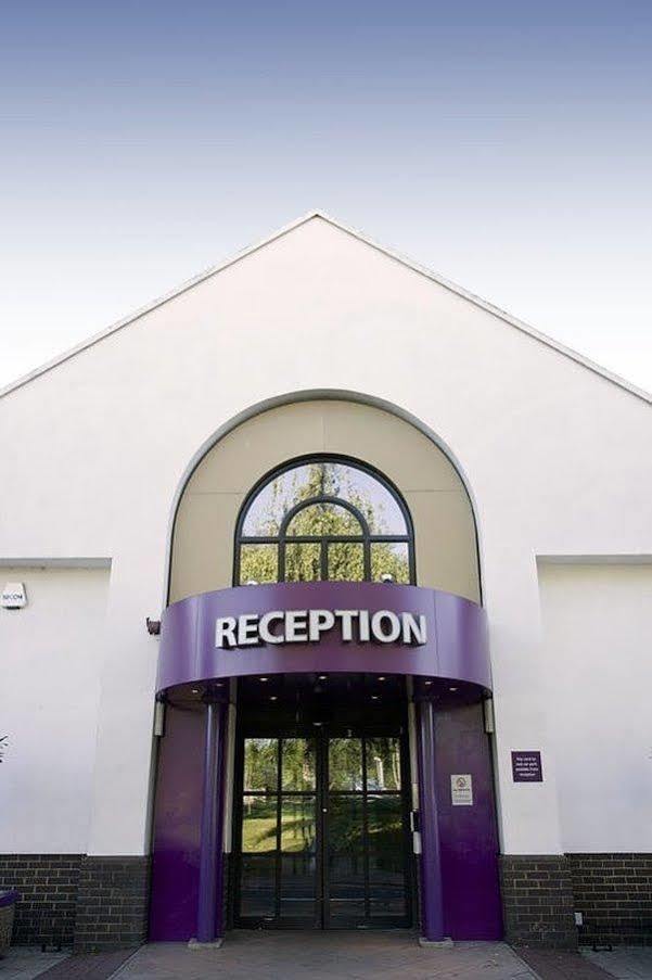 Premier Inn South Mimms/Potters Bar ภายนอก รูปภาพ