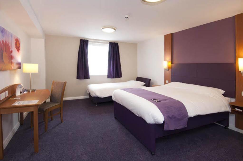 Premier Inn South Mimms/Potters Bar ภายนอก รูปภาพ