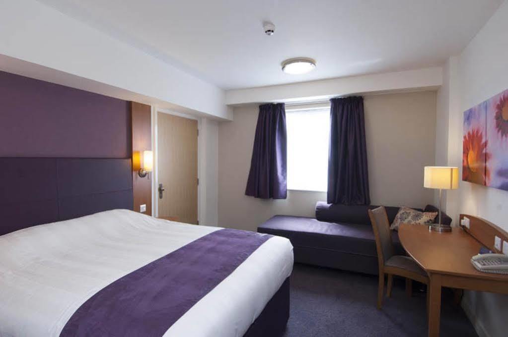 Premier Inn South Mimms/Potters Bar ภายนอก รูปภาพ